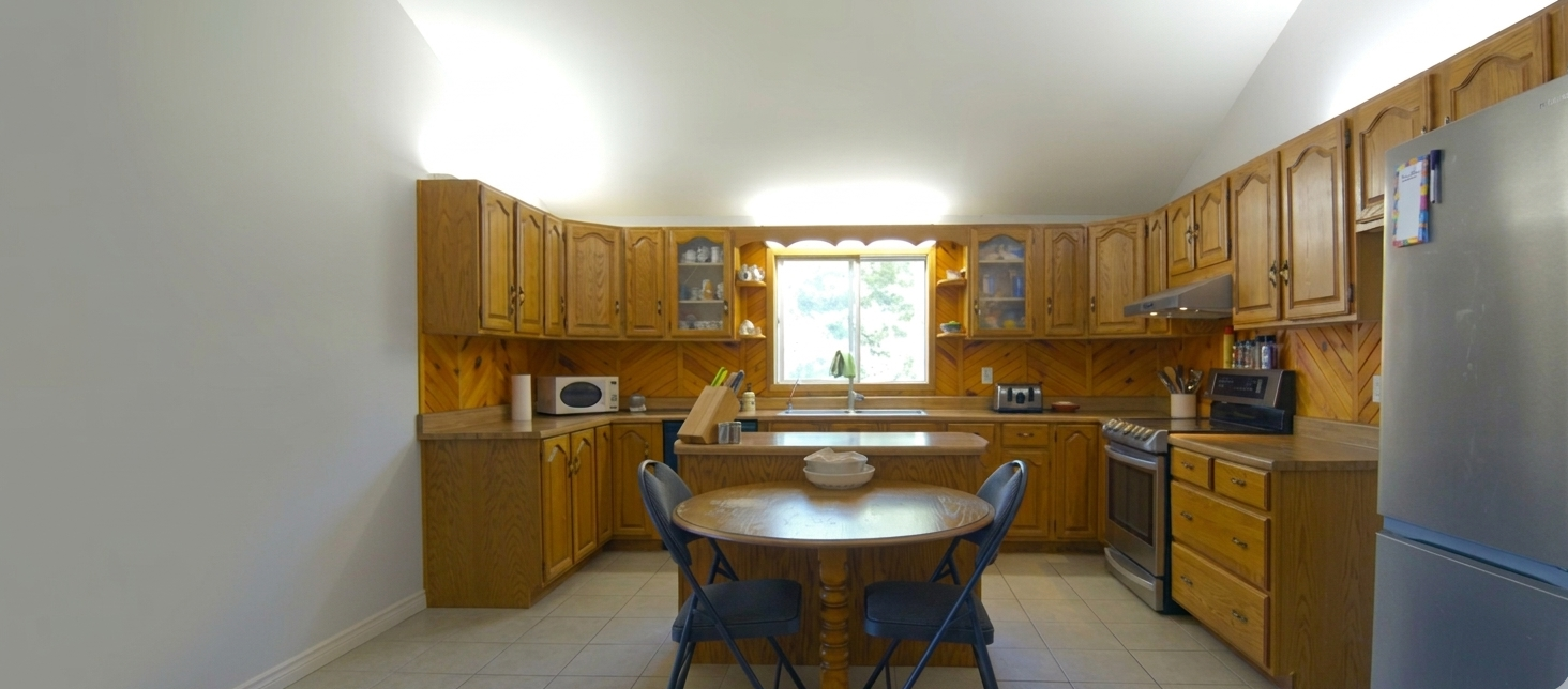 Full kitchen